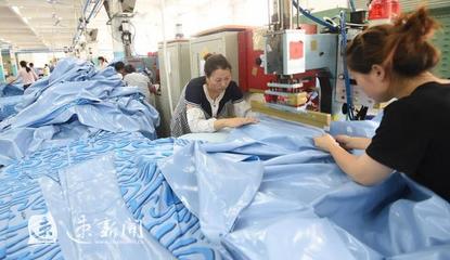 宿迁外贸企业转型跑出“加速度” 生产不停、产量不减，塑胶制品产业逆势突围
